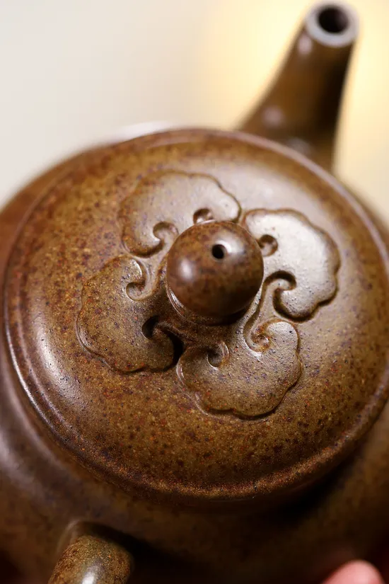 Yixing Zisha Clay Teapot: Dabin Ruyi by Yang Junbao 9