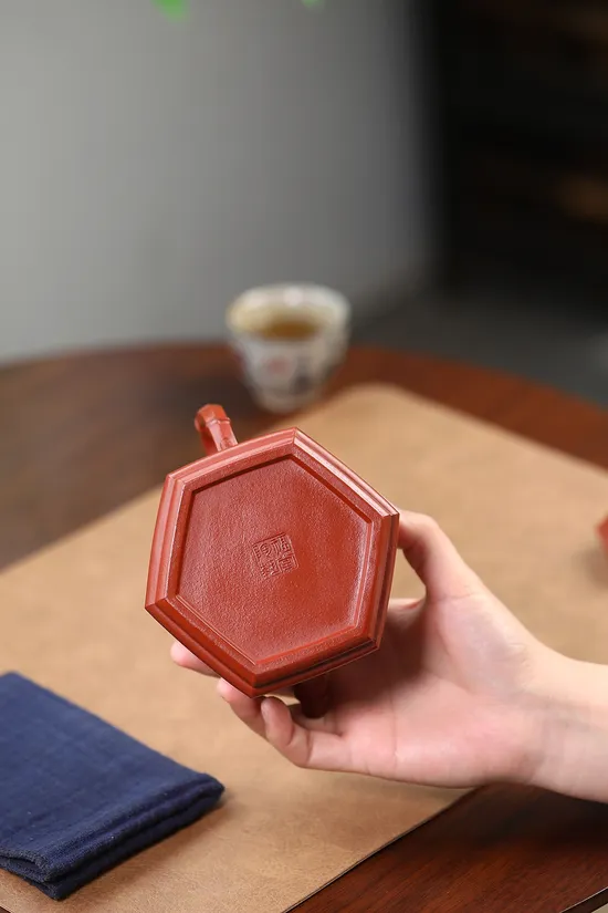 Premium Yixing Zisha Teapot - Artisan Crafted Collectible 6