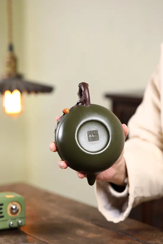 Yixing Zisha Sacred Peach Teapot - Master Shi Futang 4