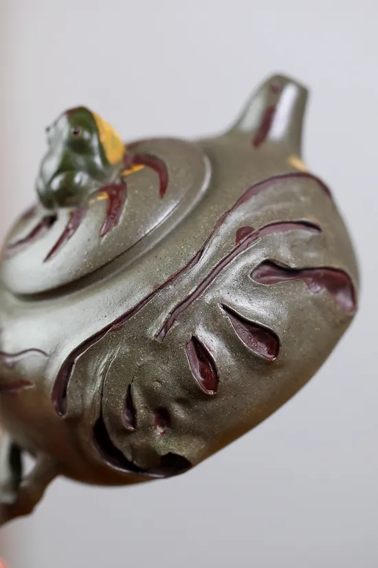 Yixing Zisha Teapot: Master Sheng's Tree Frog Set | Artisan Craft 3