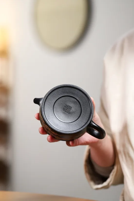 Yixing Zisha Teapot | Artisan Crafted Clay Pot | D.Hong Pao 9