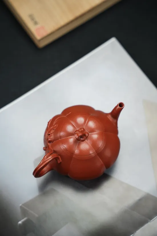 Handcrafted Yixing Zisha Teapot – Premium Clay Artistry & Timeless Design 6