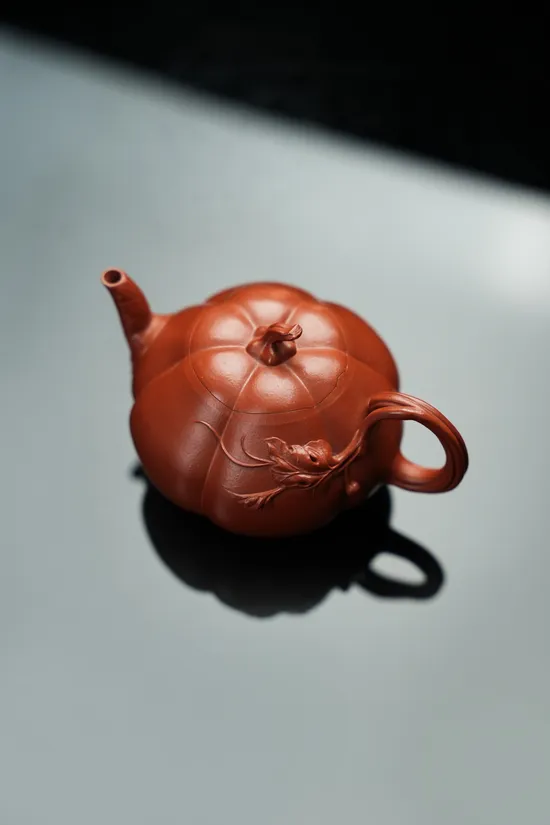 Handcrafted Yixing Zisha Teapot – Premium Clay Artistry & Timeless Design 7