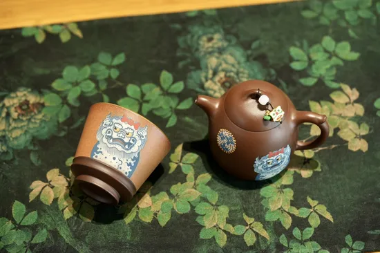 Yixing Clay Teapot | Handcrafted Zini Clay Teapots & Artistic Pottery 1