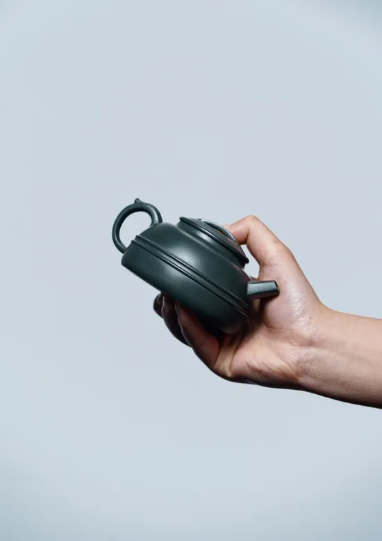 Premium Yixing Zisha Teapot | Handcrafted Clay Artisan Luxury 2
