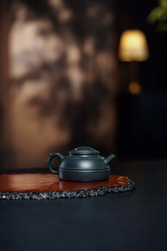 Premium Yixing Zisha Teapot | Handcrafted Clay Artisan Luxury 3