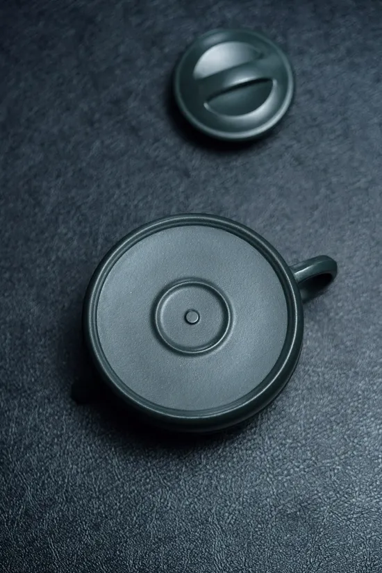 Premium Yixing Zisha Teapot | Handcrafted Clay Artisan Luxury 5