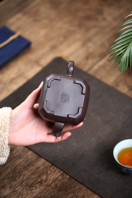 Zisha Teapots: Fortune from All Directions | Gao Jianzhong | 6300 CNY 1