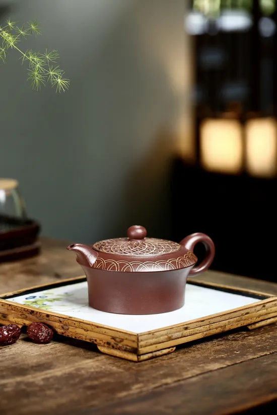 Yixing Zisha Teapot with 24K Gold – Handcrafted Luxury 4