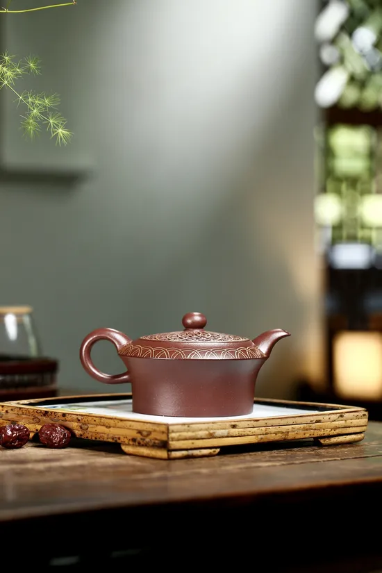 Yixing Zisha Teapot with 24K Gold – Handcrafted Luxury 6