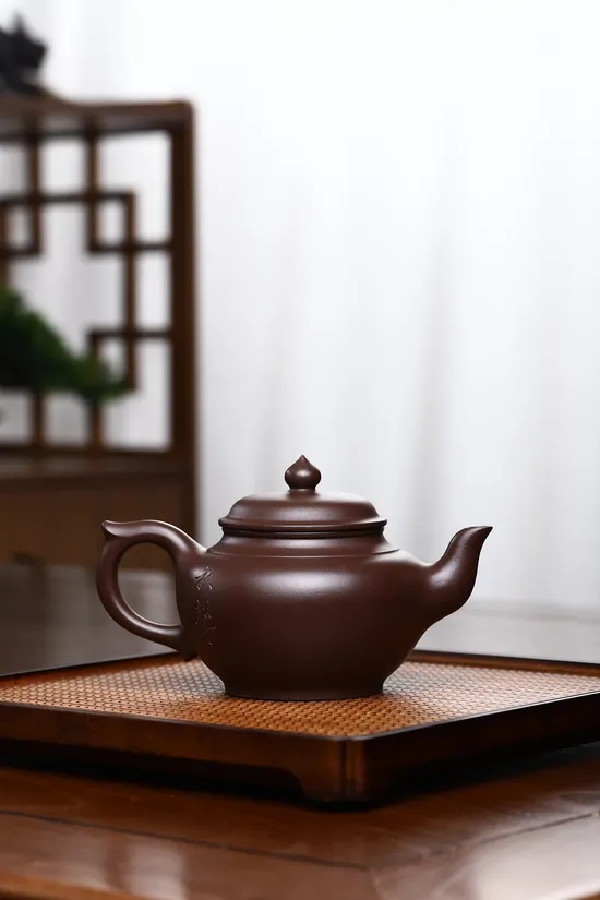 Premium Yixing Clay Teapot | Artisan Crafted, Timeless Design 1
