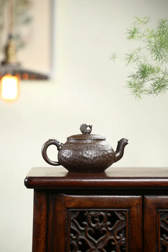 Handcrafted Yixing Clay Teapot: Artisan Craftsmanship & Unique Design | Collector's Choice 1