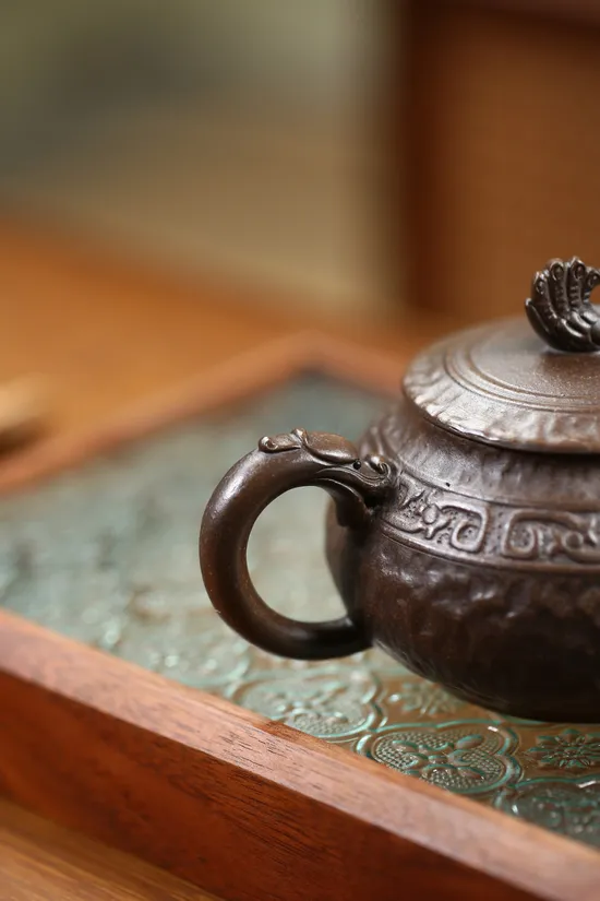 Handcrafted Yixing Clay Teapot: Artisan Craftsmanship & Unique Design | Collector's Choice 3