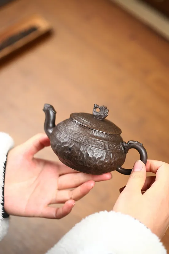 Handcrafted Yixing Clay Teapot: Artisan Craftsmanship & Unique Design | Collector's Choice 4