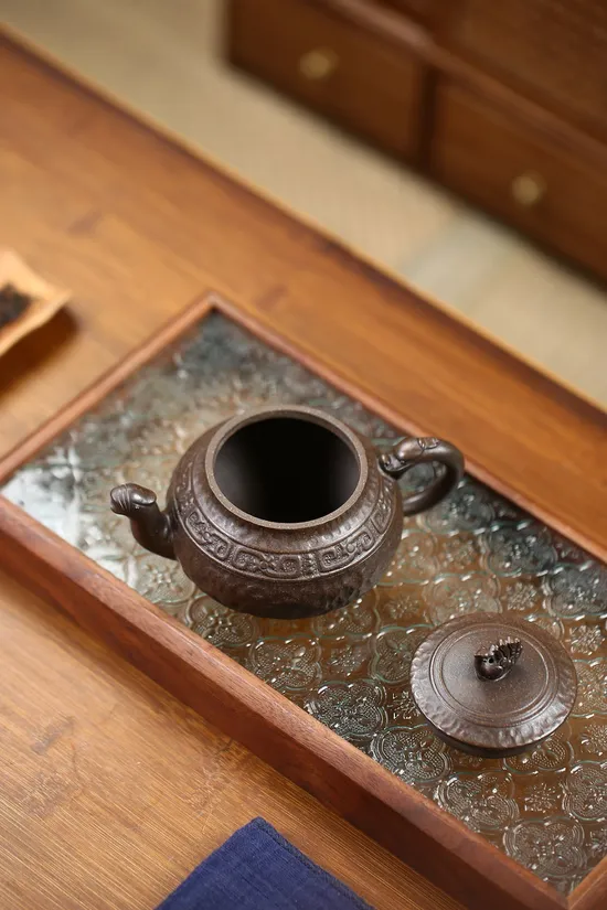 Handcrafted Yixing Clay Teapot: Artisan Craftsmanship & Unique Design | Collector's Choice 6