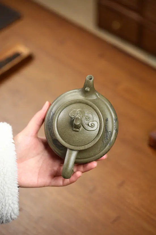 Handcrafted Yixing Eagle Zisha Teapot | Artisan Ceramic Masterpiece 7