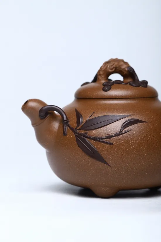 Yixing Zisha Clay Teapot: Masterpiece Collection 3