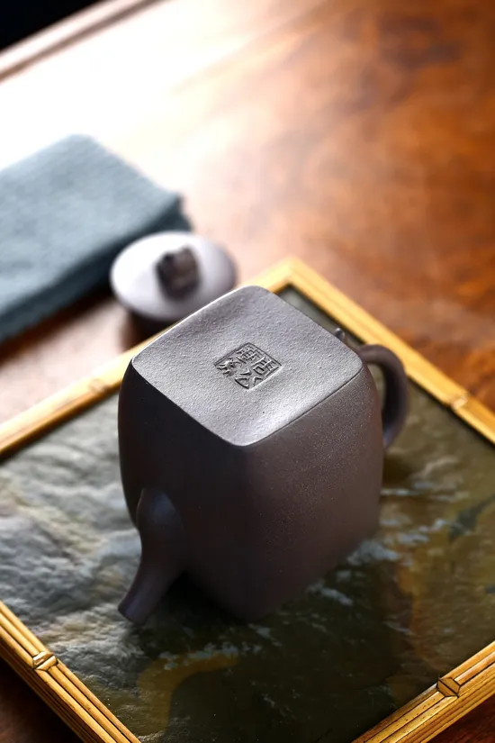 Premium Yixing Clay Teapot Set | Zhou Gong Taihu Stone Series 4