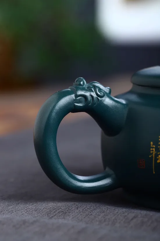 Premium Zisha Teapot - Handcrafted Yixing Clay Artistry 5