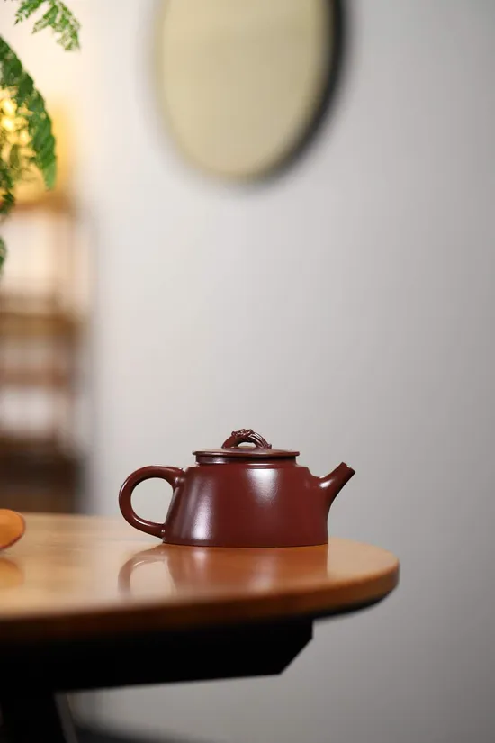 Yu Zhao Zisha Teapot - Artisan Crafted Yixing Clay Pottery 3