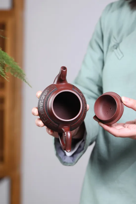 Yixing Zisha Teapot | Handcrafted Collectible | Fengming Artistry 1