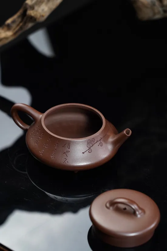 Premium Yixing Zisha Teapot - Mugu Classic Triple-Legged Design 4