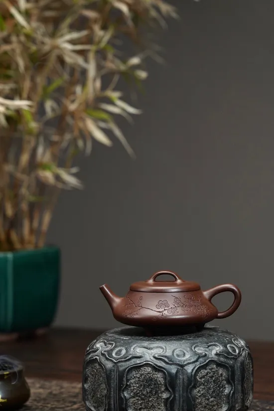Premium Yixing Zisha Teapot - Mugu Classic Triple-Legged Design 6