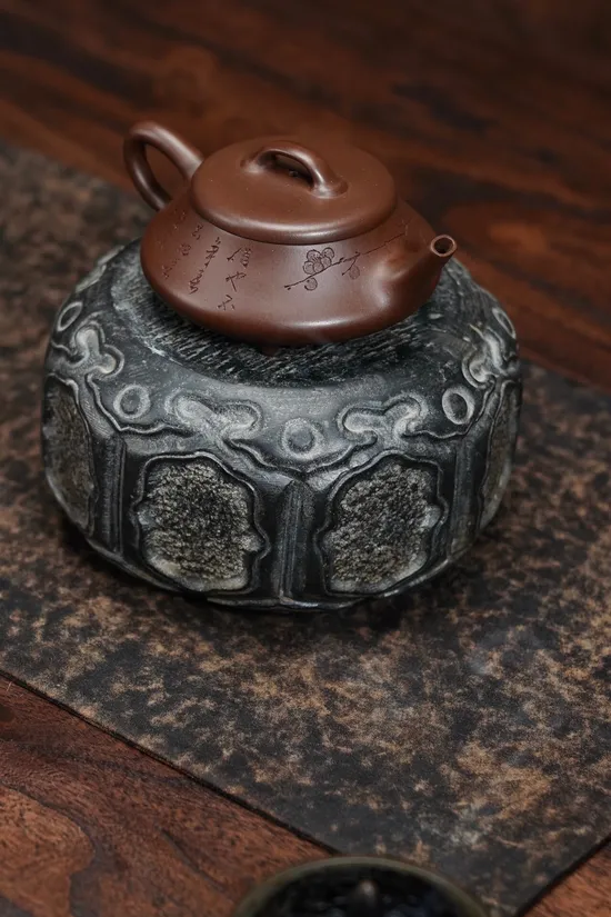 Premium Yixing Zisha Teapot - Mugu Classic Triple-Legged Design 8