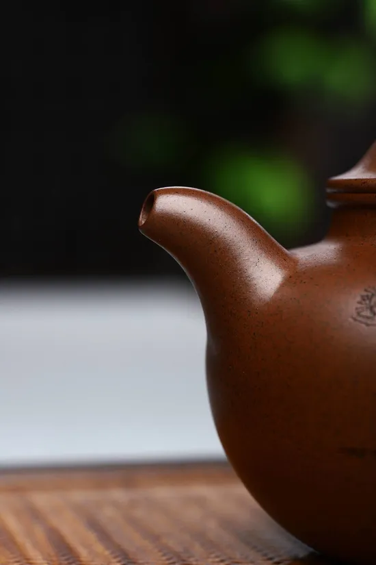 Premium Yixing Zisha Teapot - Handcrafted Lotus Design, 60cc 1