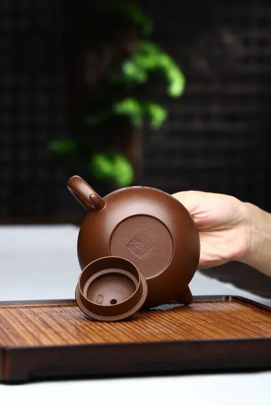 Premium Yixing Zisha Teapot - Handcrafted Lotus Design, 60cc 2