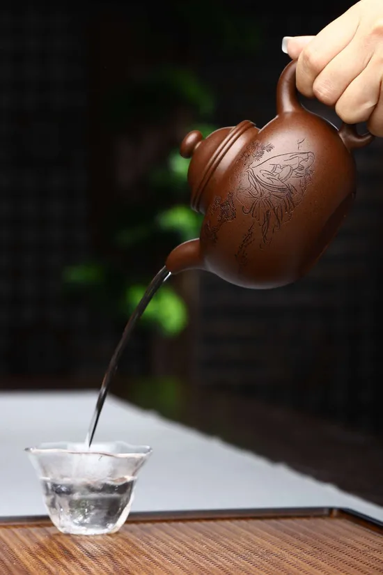 Premium Yixing Zisha Teapot - Handcrafted Lotus Design, 60cc 6