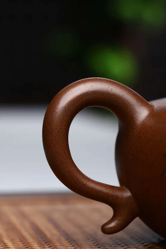 Premium Yixing Zisha Teapot - Handcrafted Lotus Design, 60cc 7