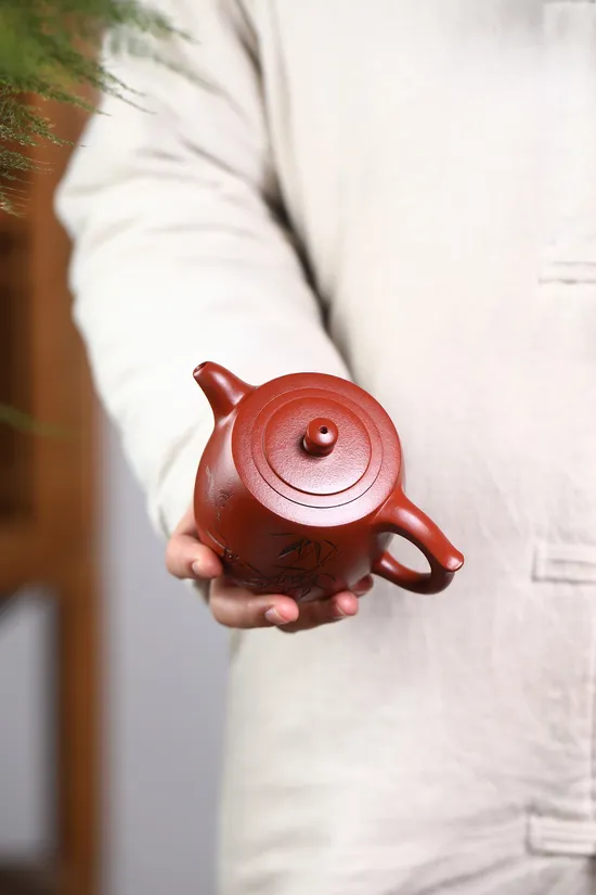 Authentic Yixing Zisha Clay Teapot - Handcrafted Collectible Artistry 4
