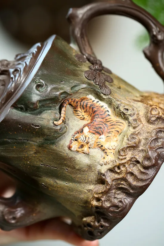 Yixing Zisha Teapot - Masterpiece Dragon & Tiger Design | 500cc 1