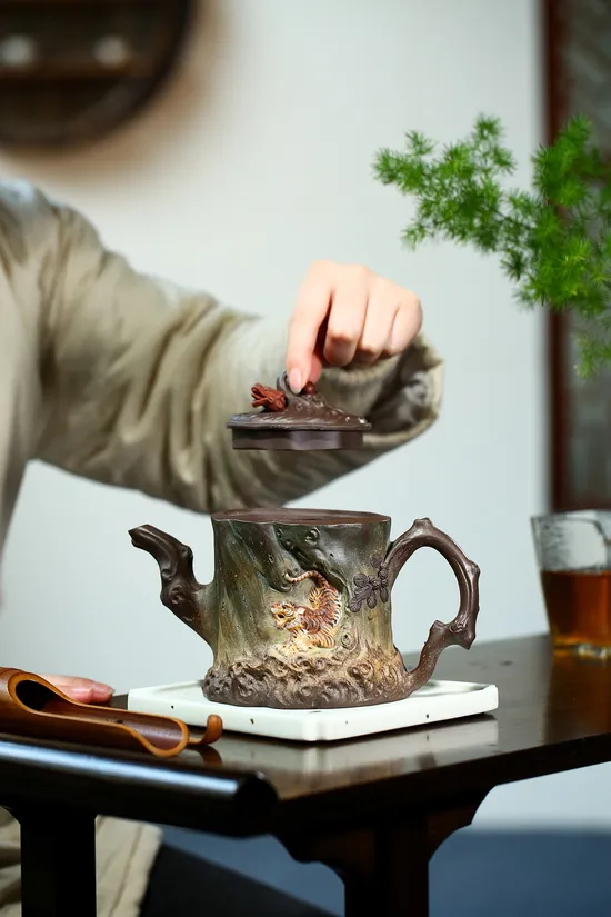 Yixing Zisha Teapot - Masterpiece Dragon & Tiger Design | 500cc 8