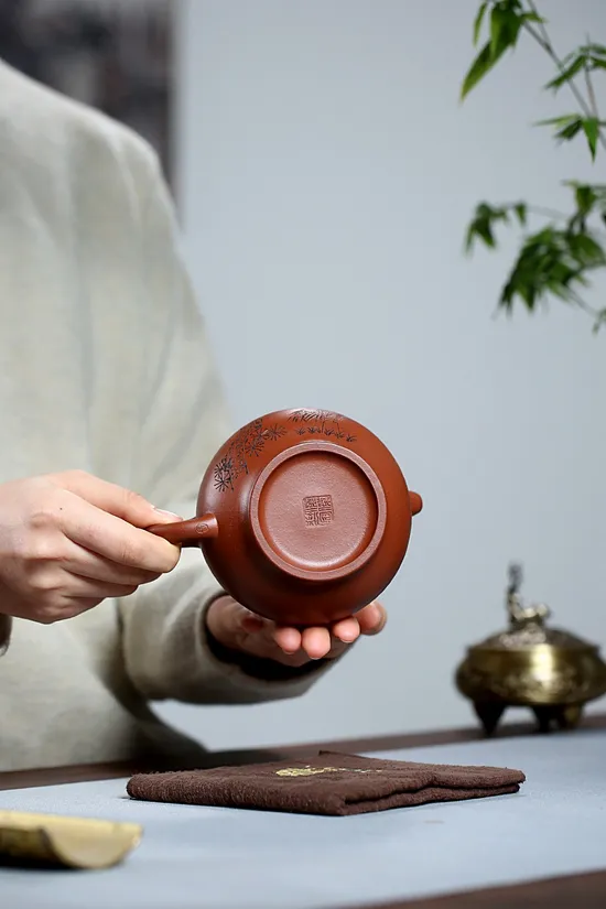Premium Yixing Zisha Teapot Handcrafted, 330cc, CNY 1440 3