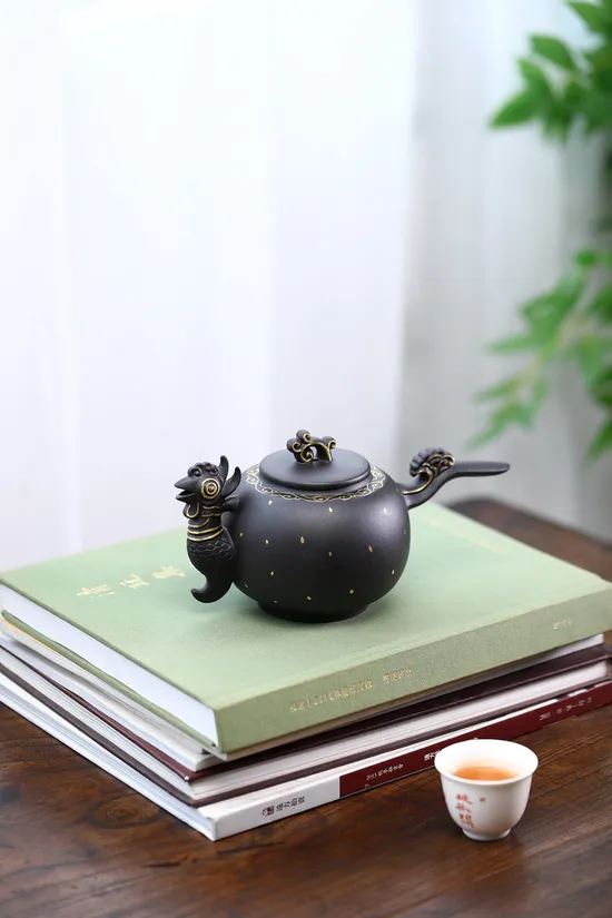 Yixing Clay Rooster Teapot | Handcrafted Zisha Artisan Pottery 7