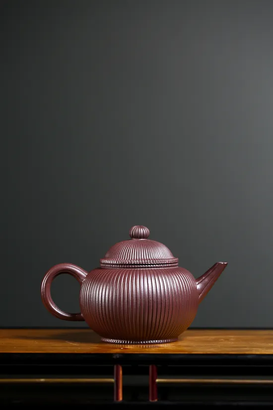 Premium Yixing Zisha Clay Teapot – Handcrafted Collector’s Artistry 3