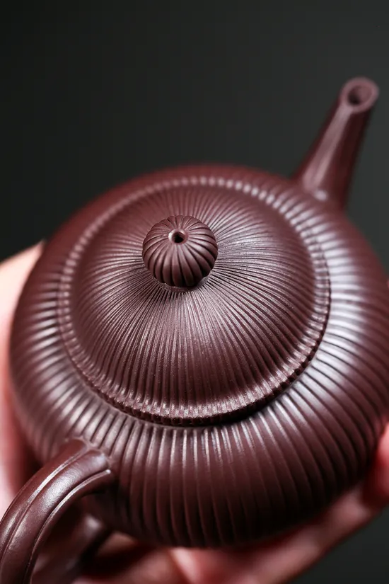 Premium Yixing Zisha Clay Teapot – Handcrafted Collector’s Artistry 5