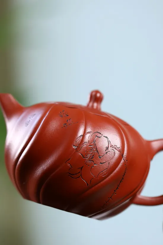Premium Yixing Zisha Teapot | Handcrafted Clay Artistry 6