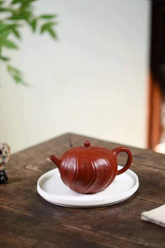 Premium Yixing Zisha Teapot | Handcrafted Clay Artistry 9