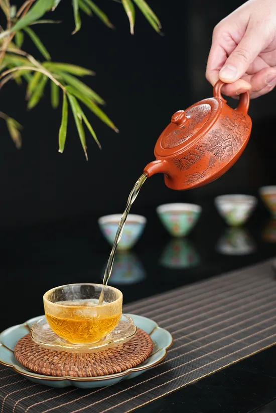 Qu Hu Yixing Zisha Teapot - Mengchen Clay Artisan Craft 4