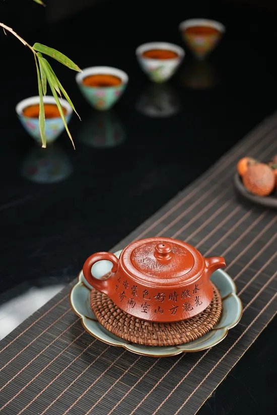 Qu Hu Yixing Zisha Teapot - Mengchen Clay Artisan Craft 5
