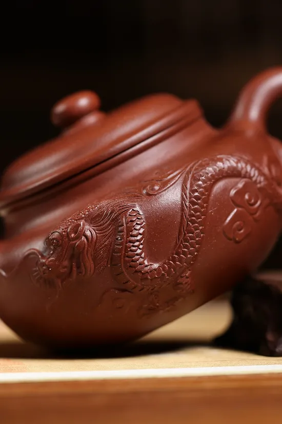 Yixing Clay Teapot | Handcrafted Zisha Artistry & Antique Design 3