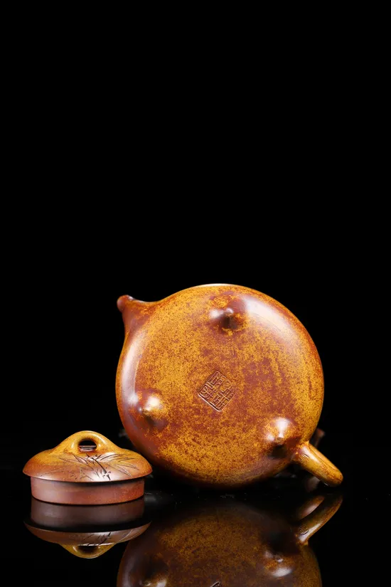 Yixing Zisha Teapot: Han Tang Shi Piao, Hand-Carved Artistry 2