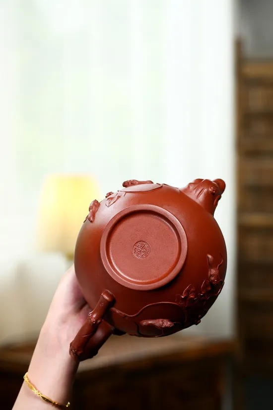 Premium Yixing Clay Teapot Set - Handcrafted Artisan Collection 3