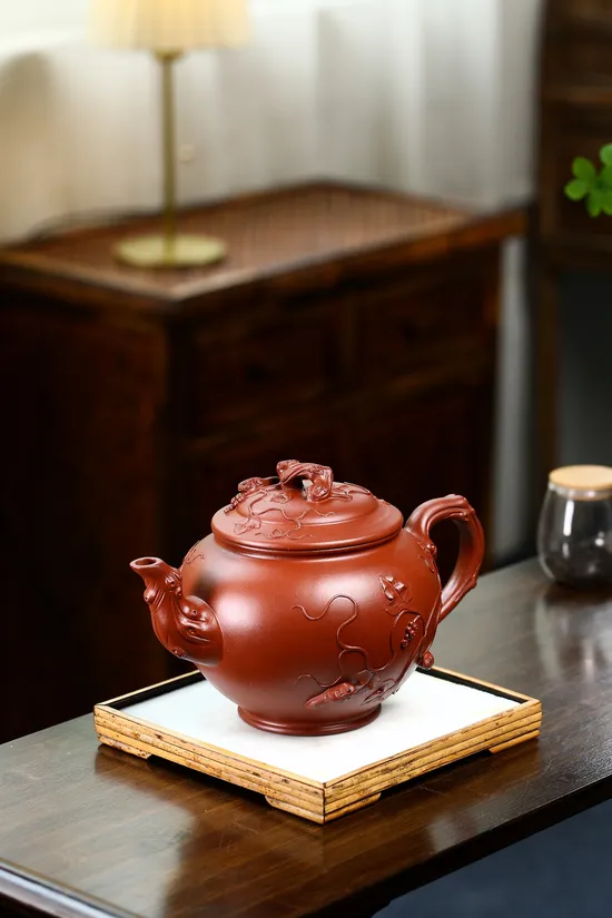 Premium Yixing Clay Teapot Set - Handcrafted Artisan Collection 4