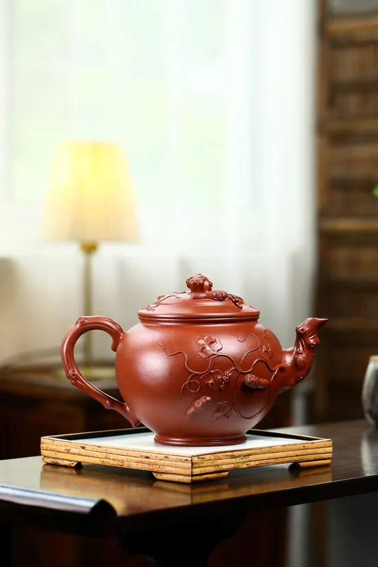 Premium Yixing Clay Teapot Set - Handcrafted Artisan Collection 9