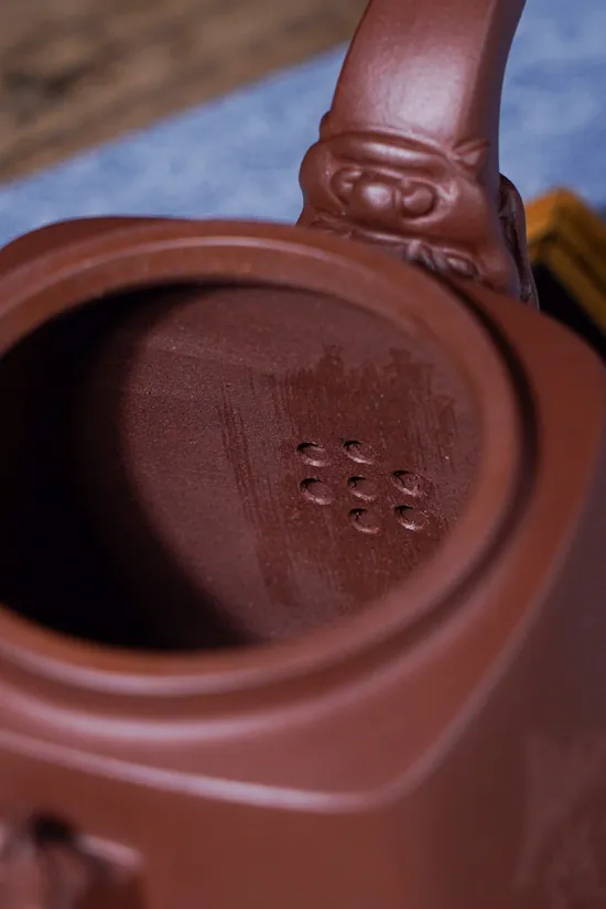 Yixing Dragon Teapot – Artisan Purple Clay Craftsmanship 2
