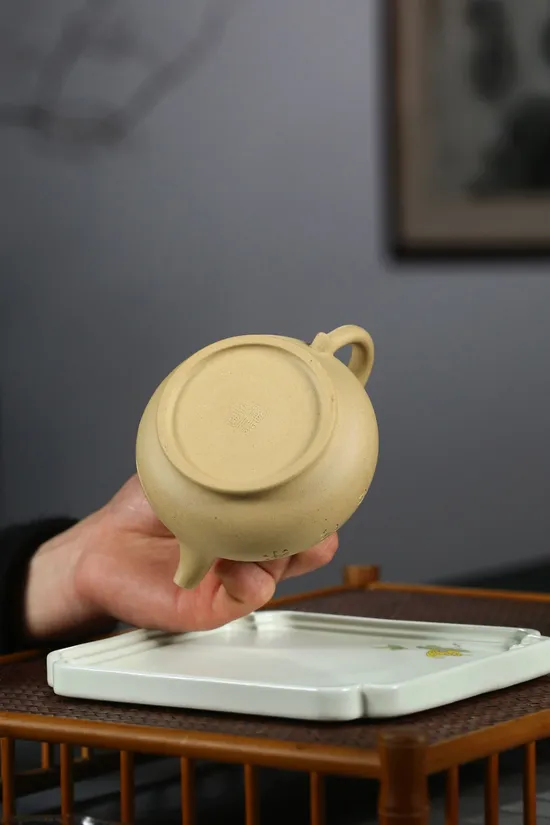 Premium Yixing Zisha Clay Teapot – Handcrafted Artisan Tea Pot 4